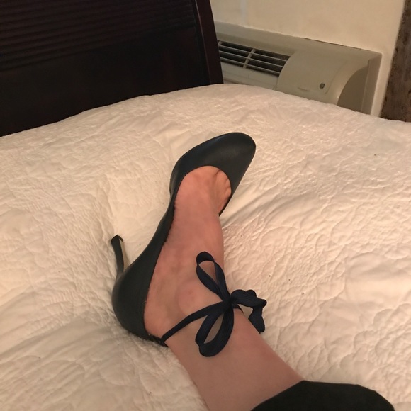 Emporio Armani navy blue 4” heels - Picture 1 of 5